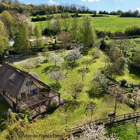 Летний дом Chaumiere Typique Avec Cheminee Et Jardin, Animaux Acceptes - Fr-1-497-202