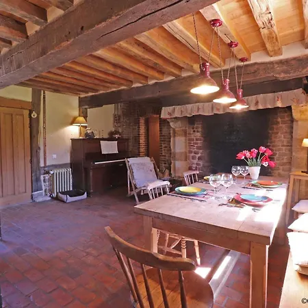 Сasa de vacaciones Chaumière Typique Avec Cheminée Et Jardin Privatif, Animaux Acceptés - Fr-1-497-202