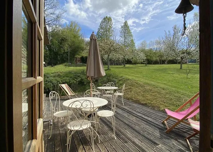 Chaumiere Typique Avec Cheminee Et Jardin, Animaux Acceptes - Fr-1-497-202