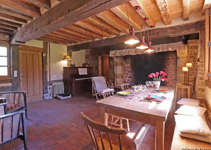 Ferienhaus Chaumiere Typique Avec Cheminee Et Jardin, Animaux Acceptes - Fr-1-497-202